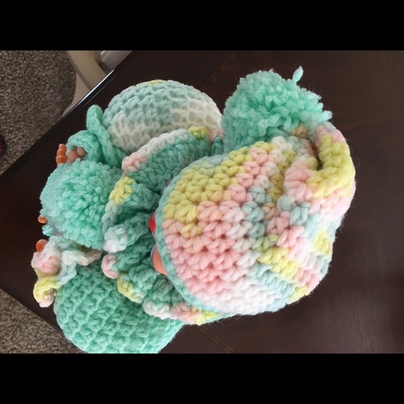 Handcrafted crocheted clown - Picture 7 of 9